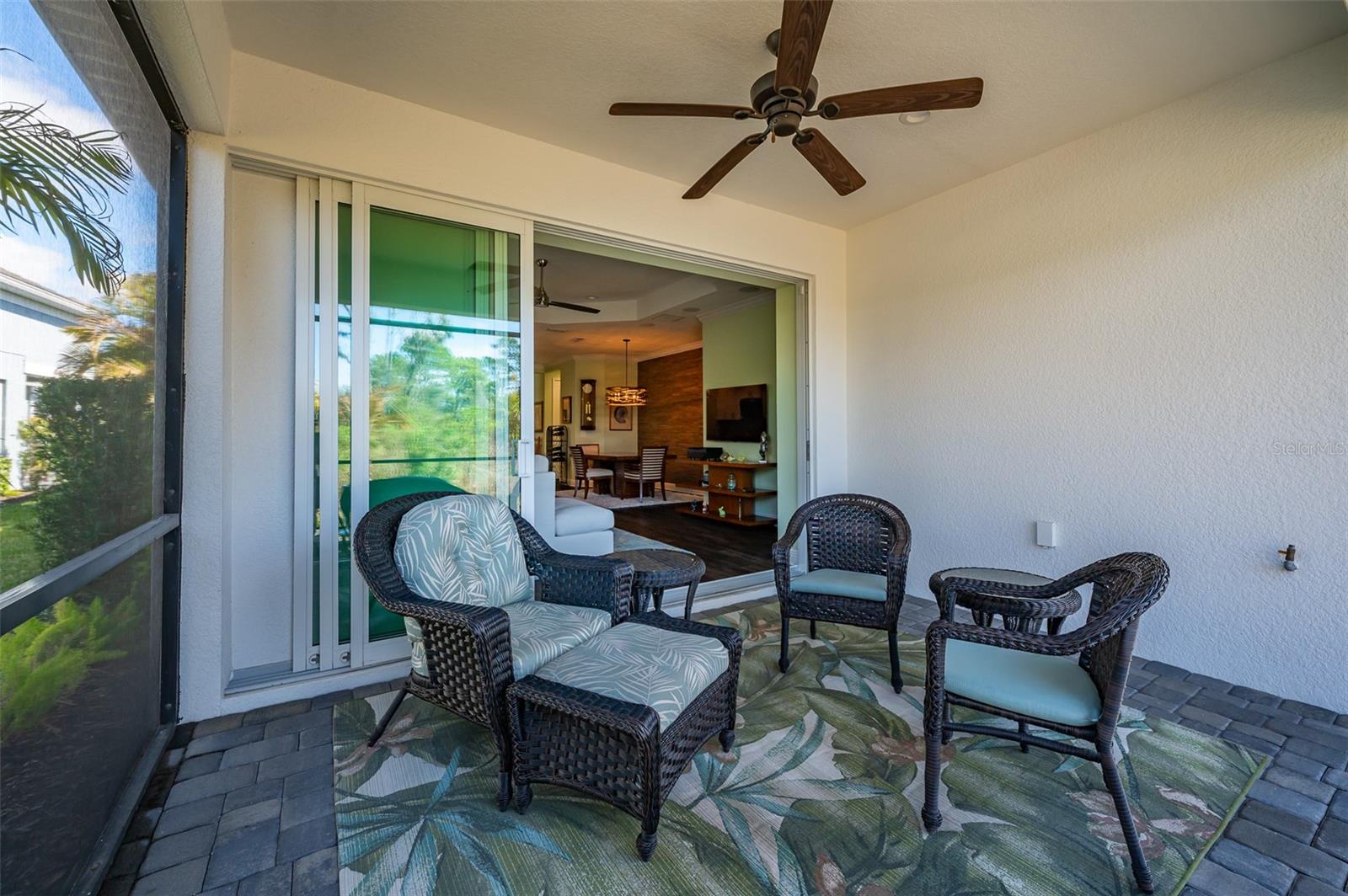 Image 7 of 32 For 2726 Sapphire Blue Lane