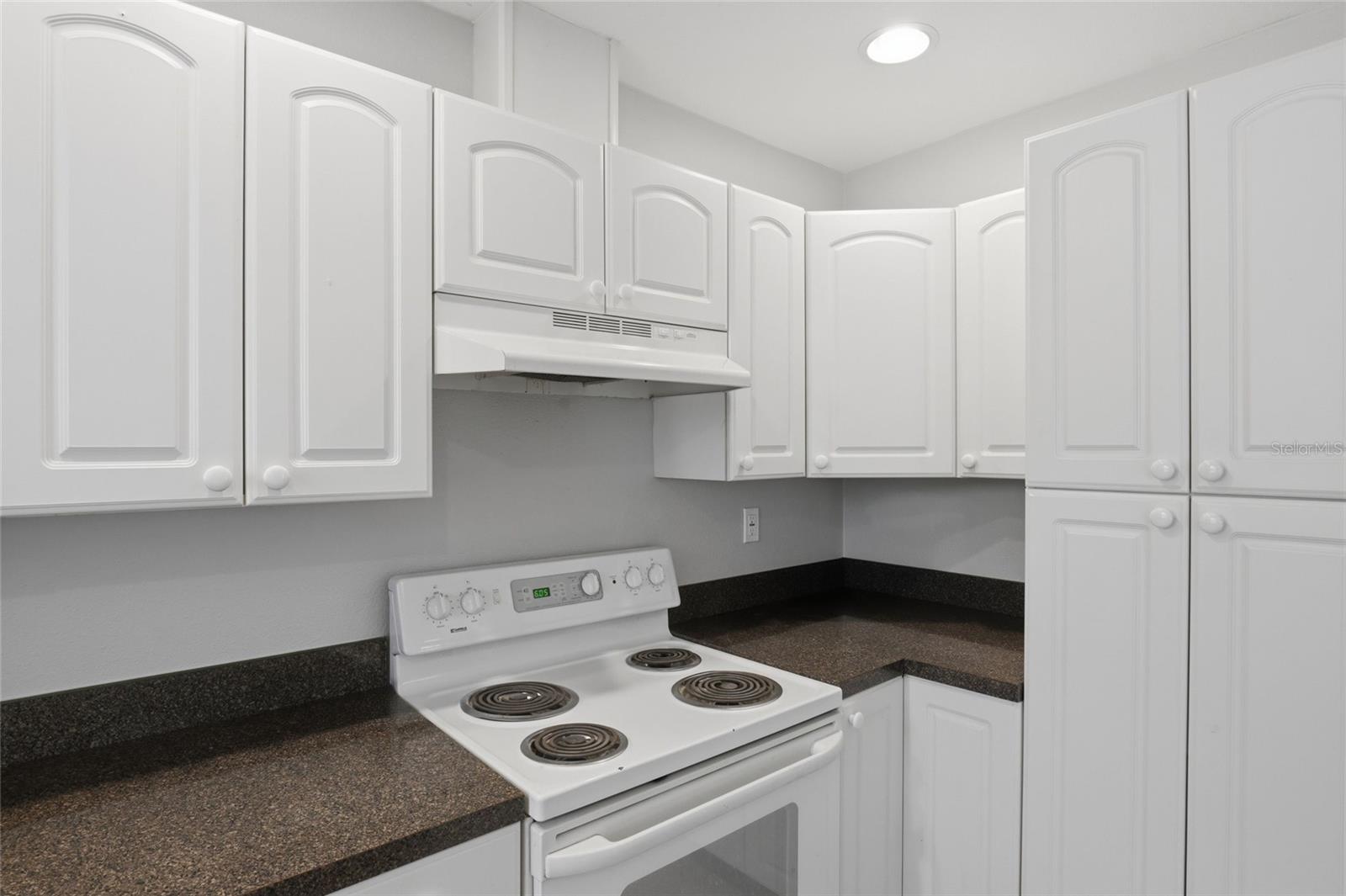 Image 10 of 31 For 2227 Grove Street