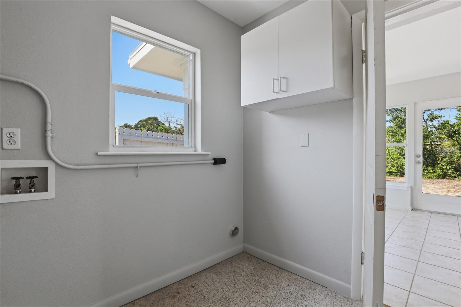 Image 20 of 31 For 2227 Grove Street