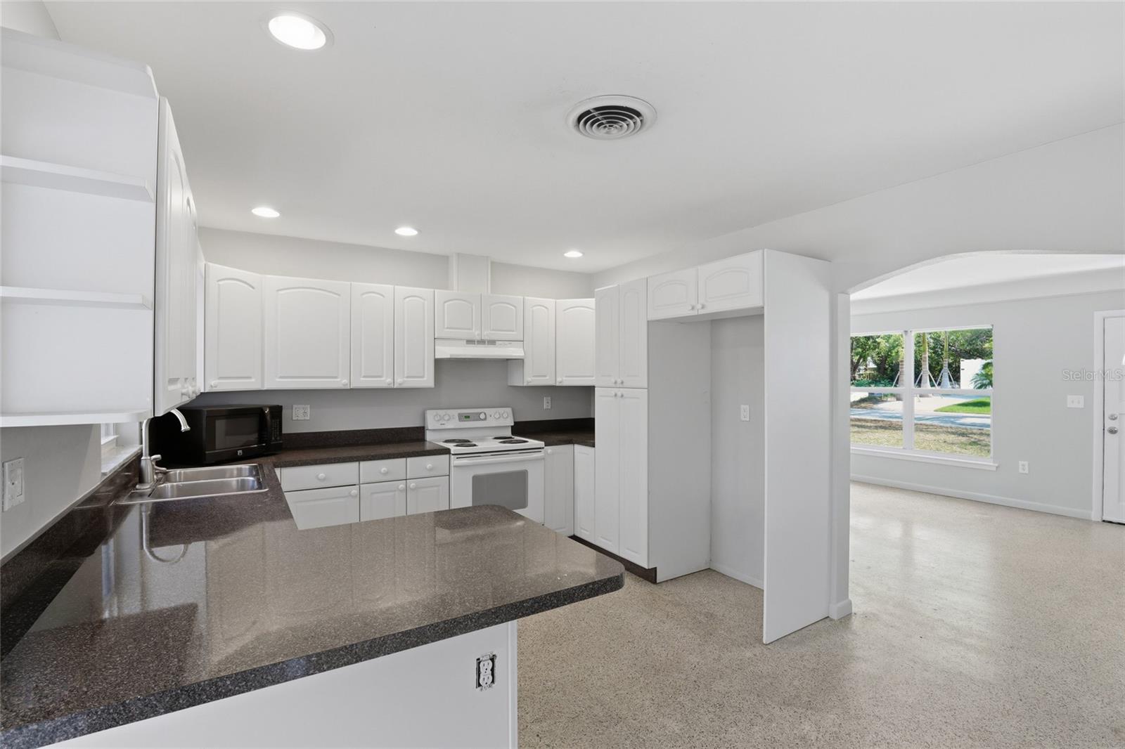 Image 8 of 31 For 2227 Grove Street