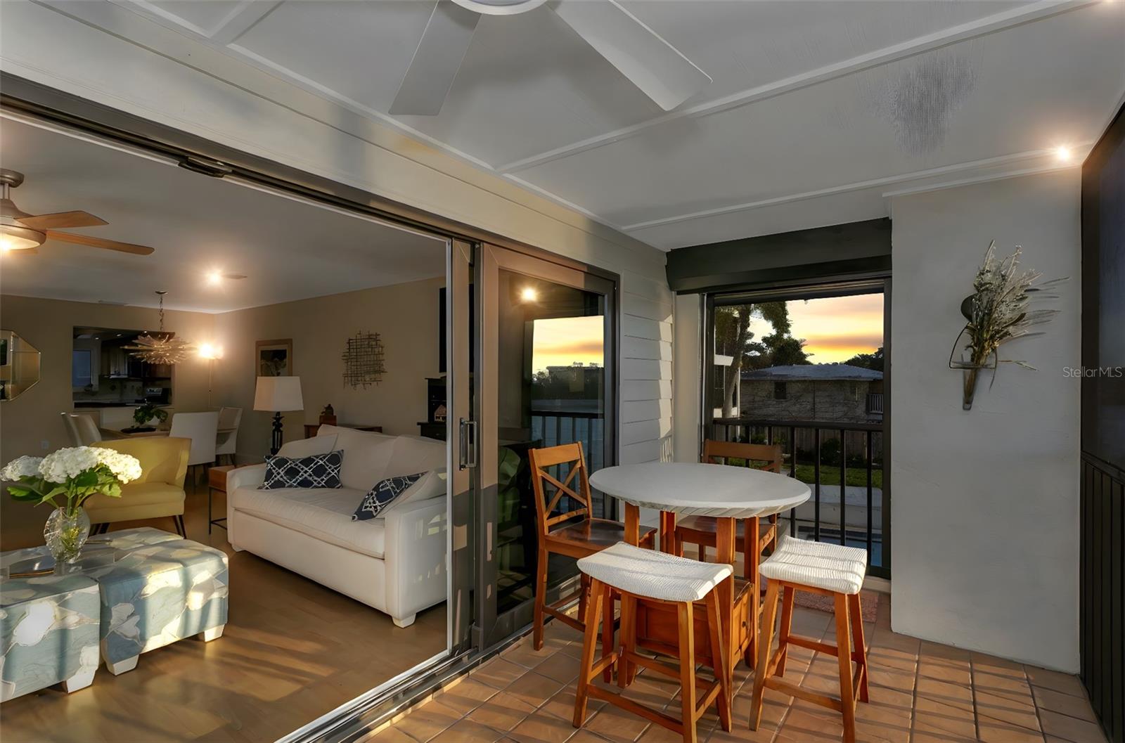 Image 15 of 71 For 9000 Midnight Pass Road 5