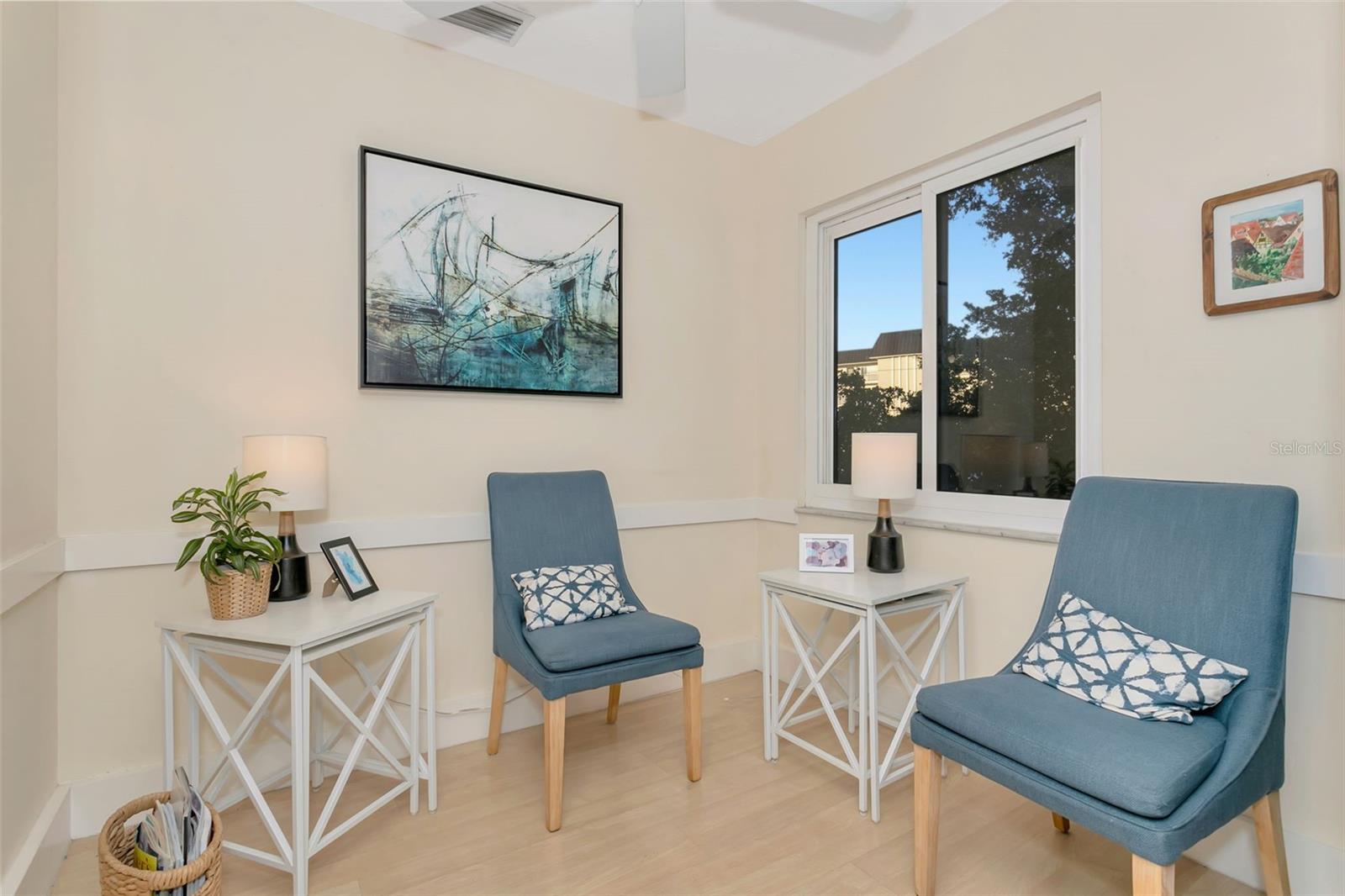 Image 22 of 71 For 9000 Midnight Pass Road 5