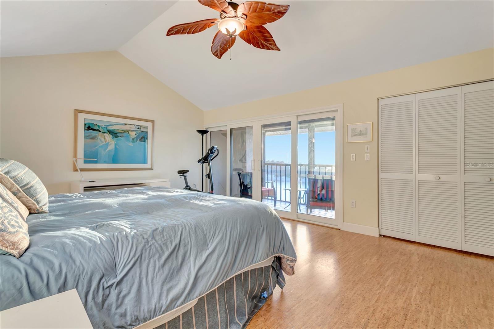 Image 26 of 71 For 9000 Midnight Pass Road 5