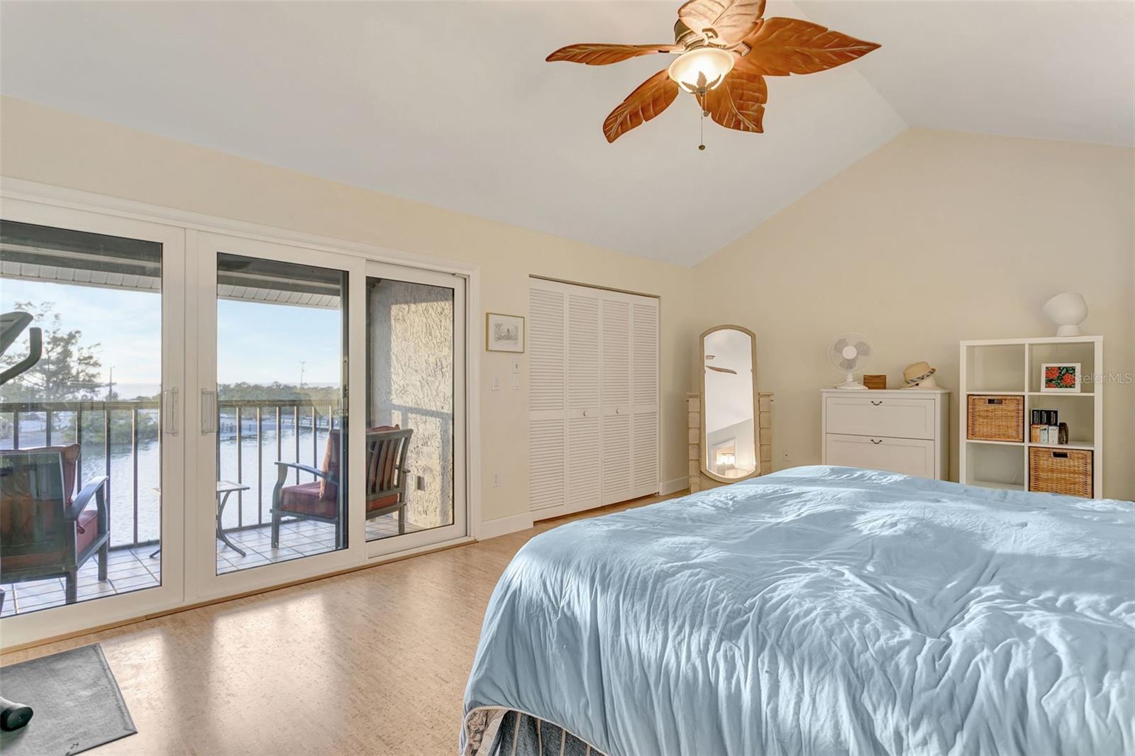 Image 27 of 71 For 9000 Midnight Pass Road 5