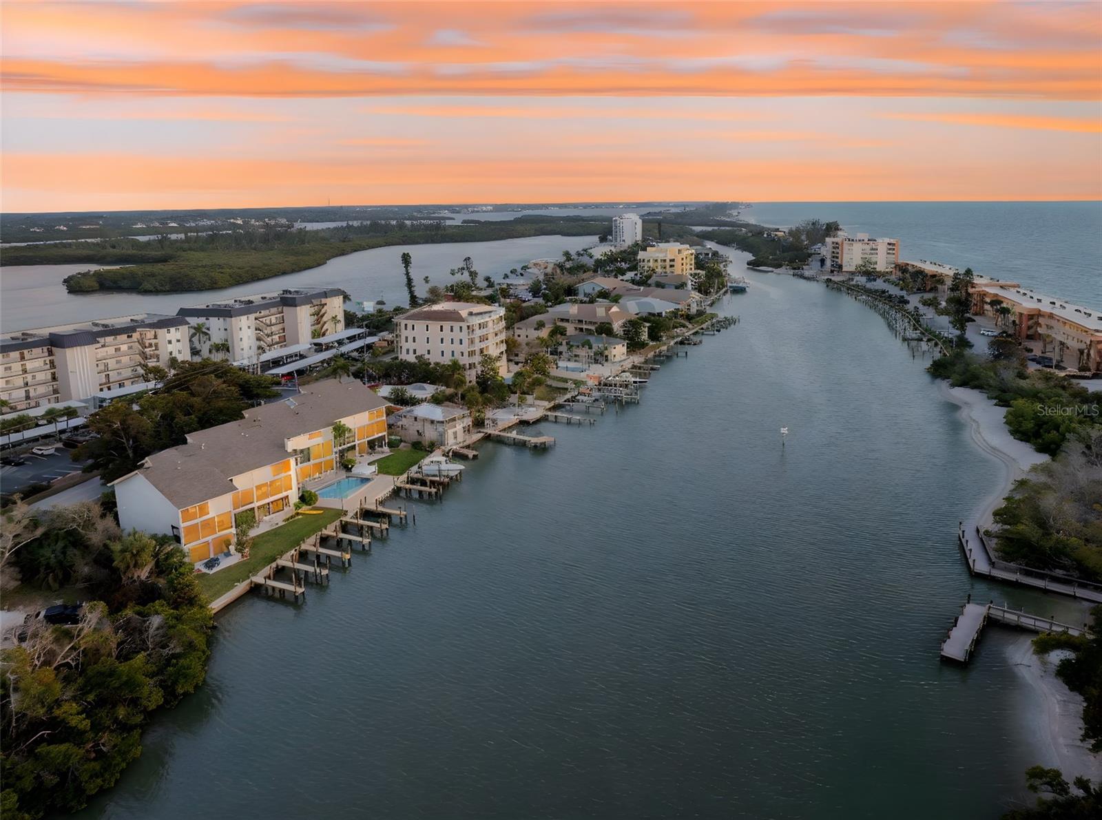 Image 3 of 71 For 9000 Midnight Pass Road 5