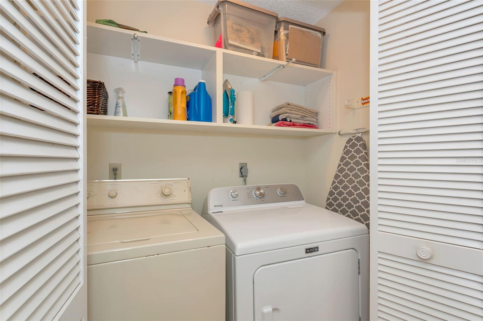 Image 36 of 71 For 9000 Midnight Pass Road 5