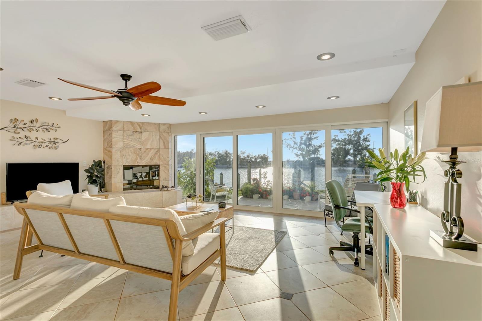 Image 49 of 71 For 9000 Midnight Pass Road 5