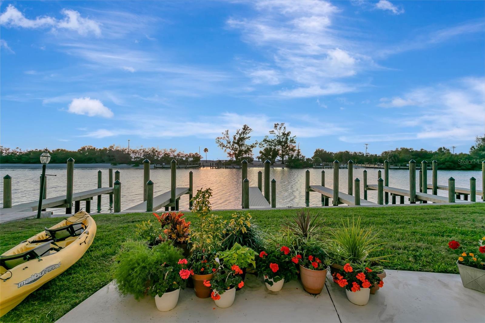 Image 51 of 71 For 9000 Midnight Pass Road 5