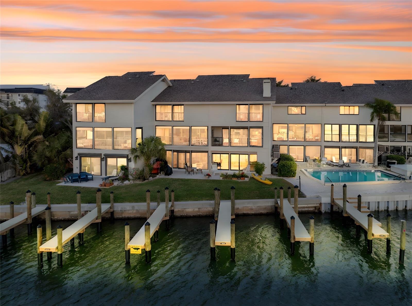 Image 61 of 71 For 9000 Midnight Pass Road 5