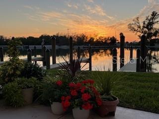 Image 7 of 71 For 9000 Midnight Pass Road 5