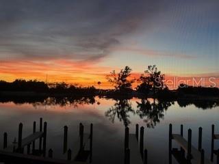 Image 8 of 71 For 9000 Midnight Pass Road 5