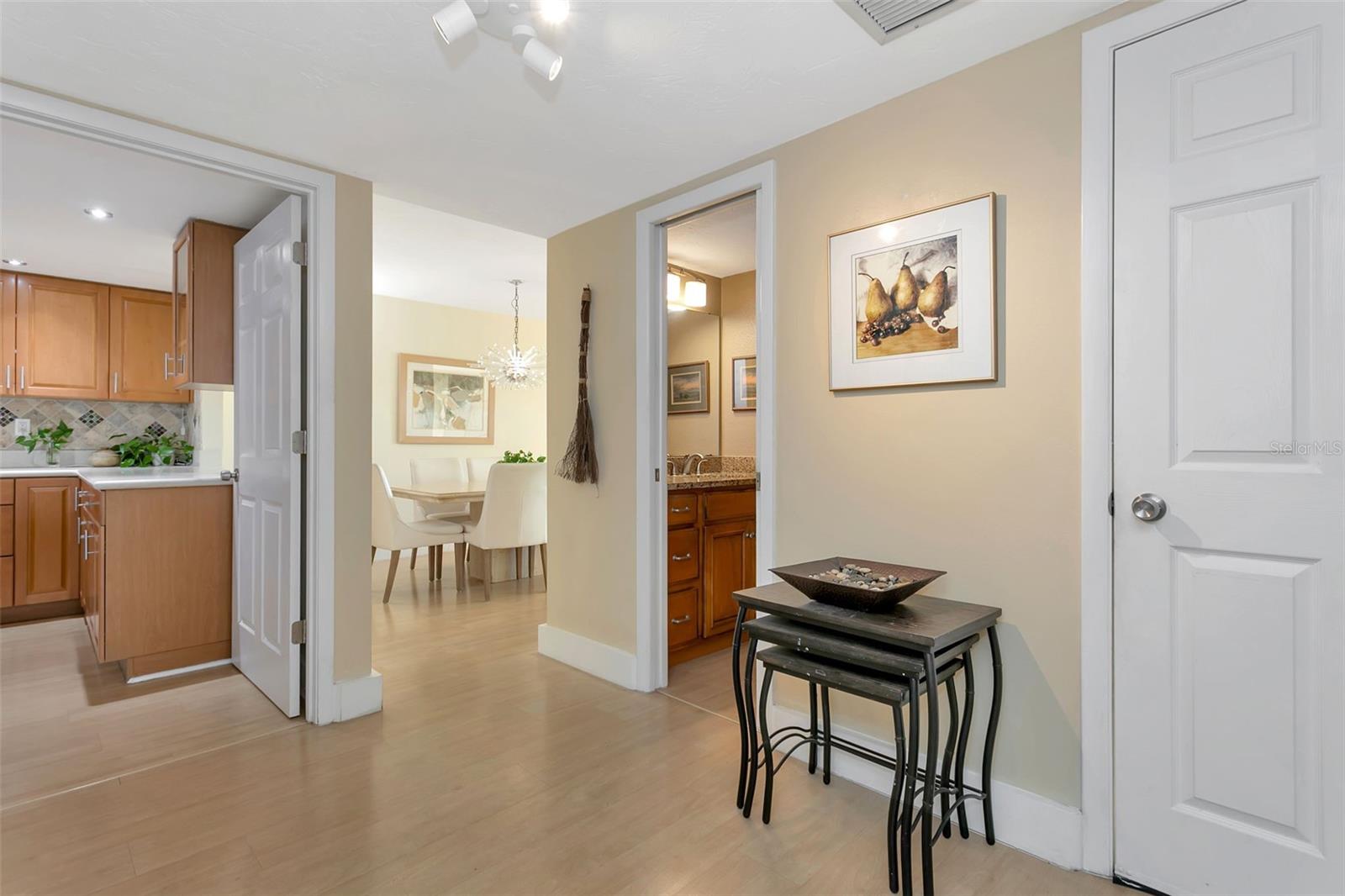 Image 9 of 71 For 9000 Midnight Pass Road 5