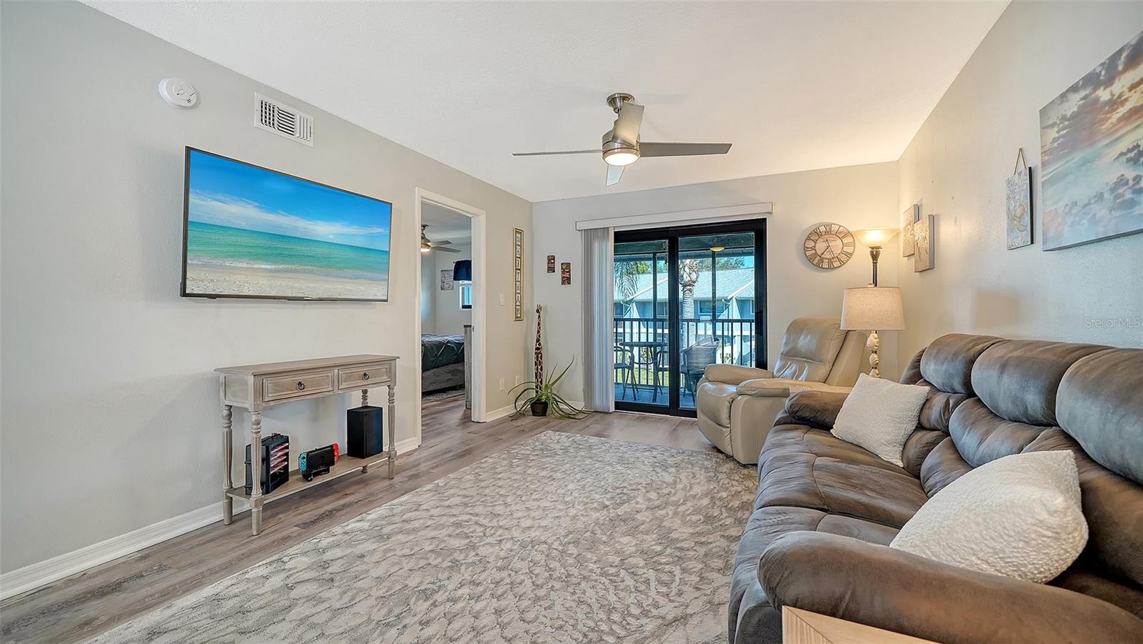 Image 8 of 37 For 6033 34th Street W 38