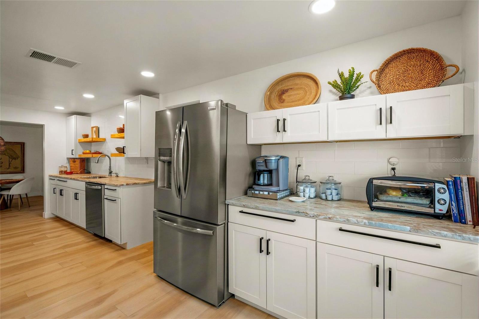 Image 14 of 70 For 401 Picasso Drive