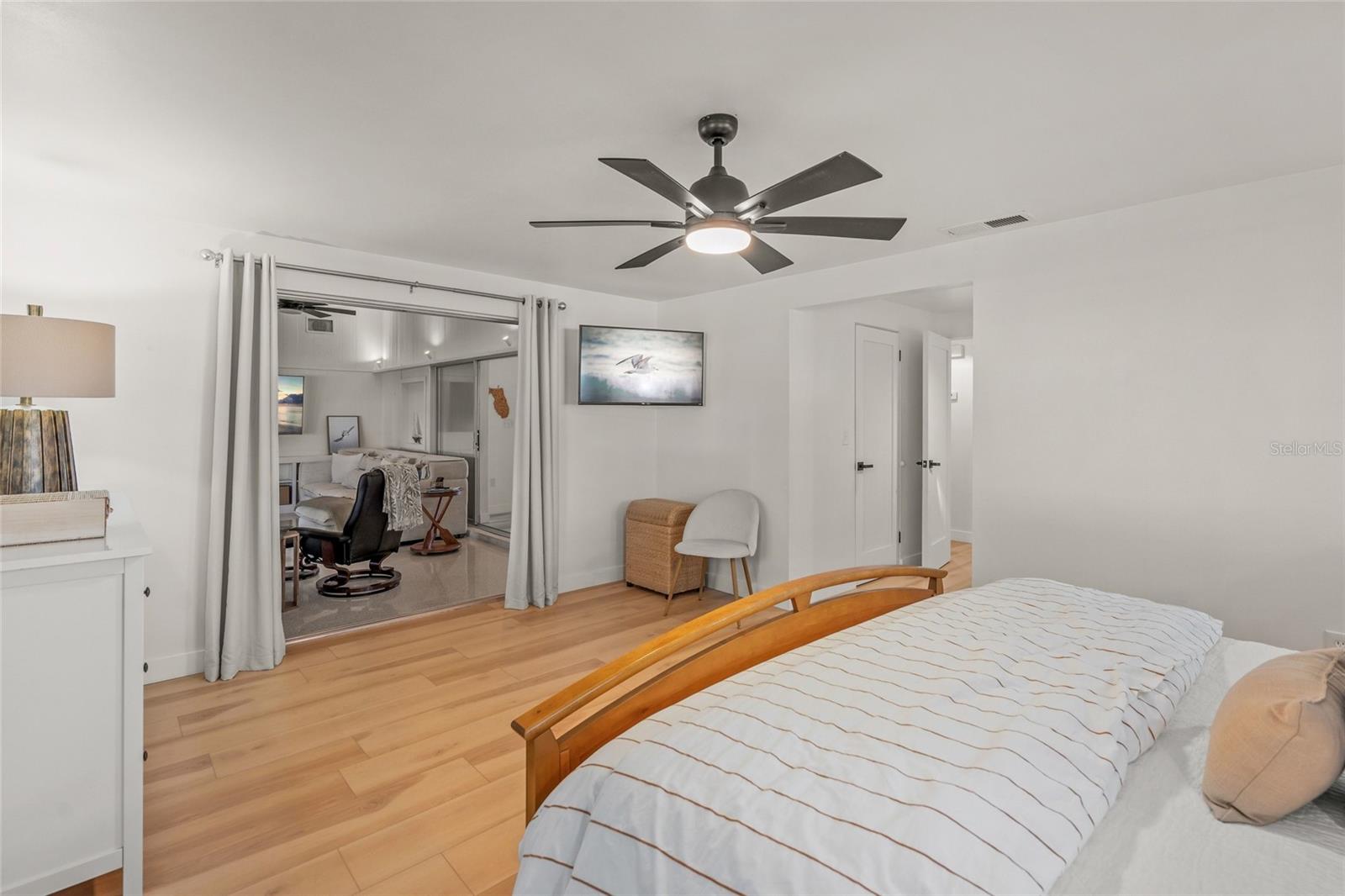 Image 19 of 70 For 401 Picasso Drive