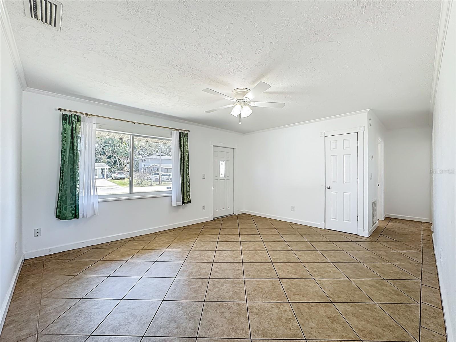 Image 4 of 38 For 5436 3rd Street E