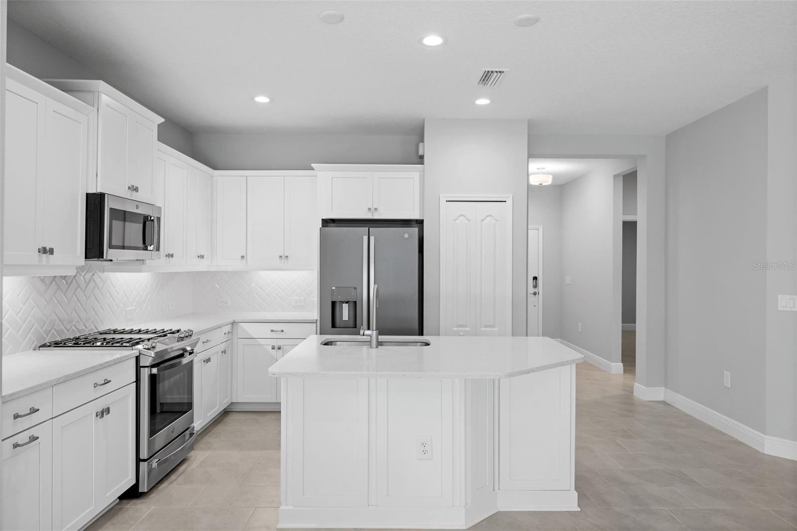 Image 8 of 20 For 4338 Tamarind Place