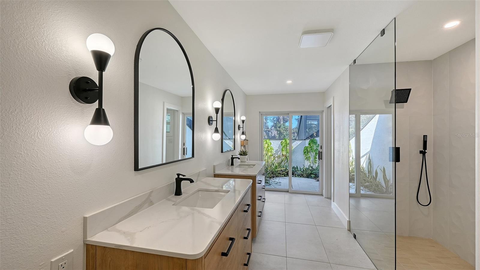 Image 18 of 37 For 1471 Shoal Way