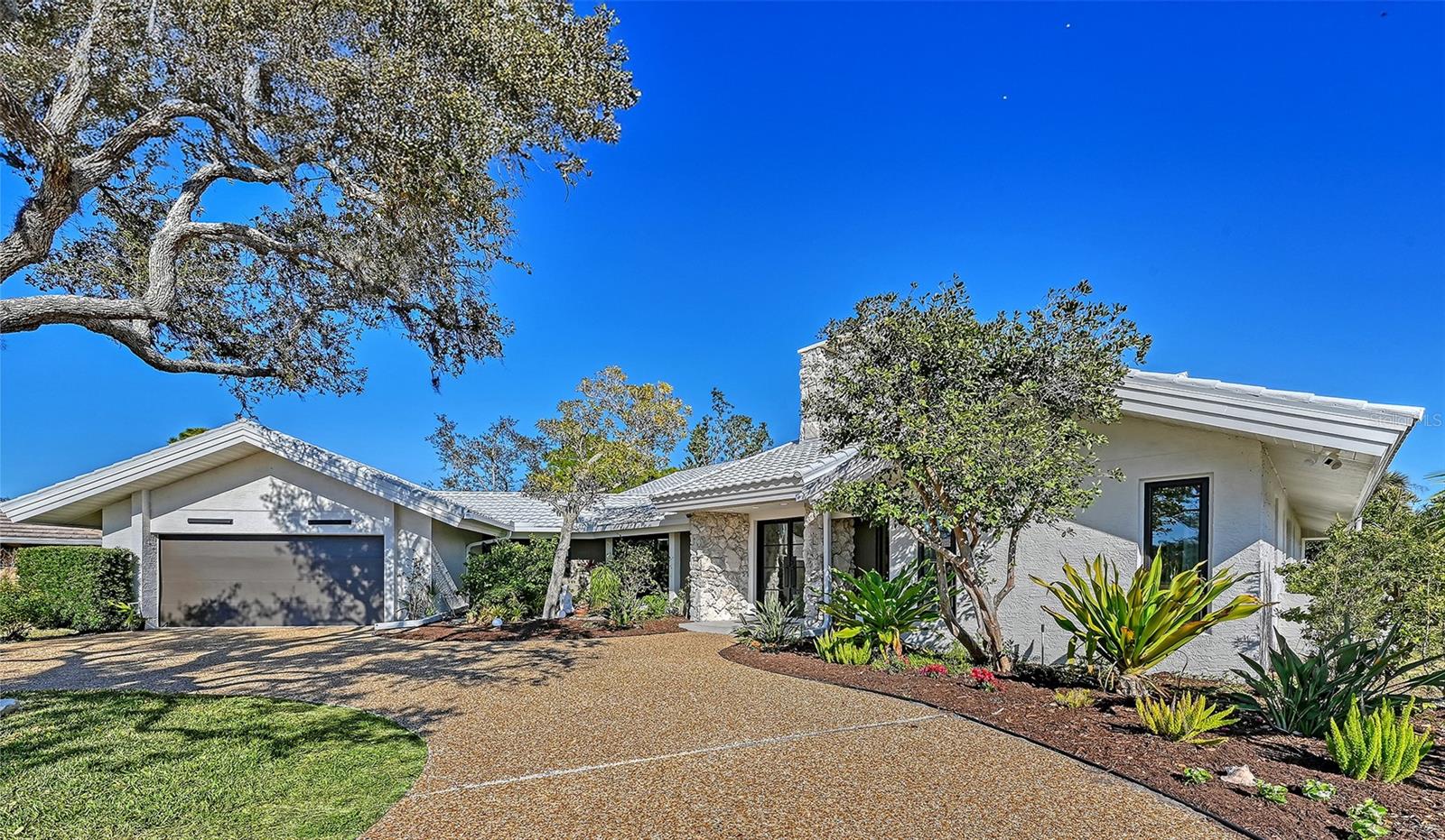 Image 2 of 37 For 1471 Shoal Way