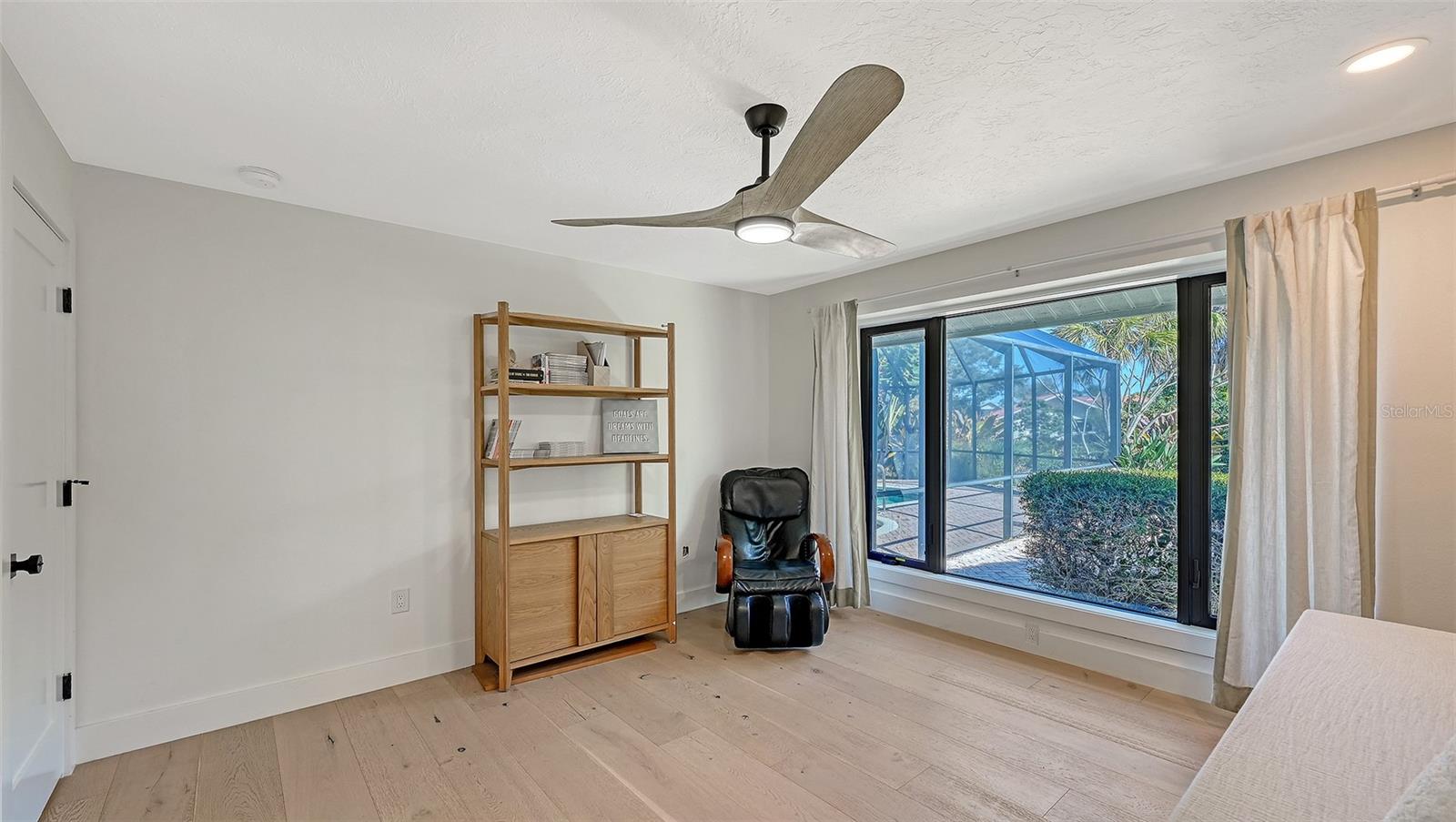 Image 22 of 37 For 1471 Shoal Way