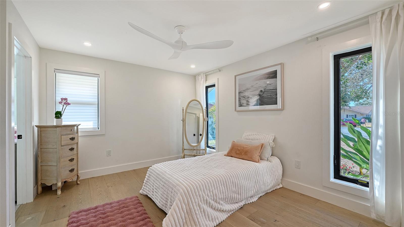 Image 26 of 37 For 1471 Shoal Way