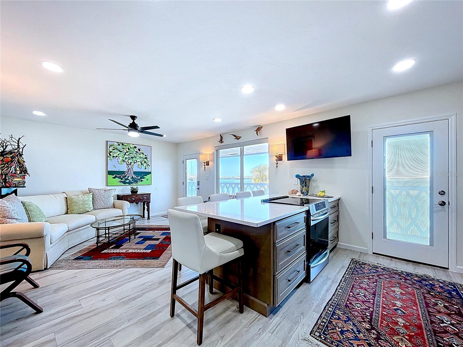 Image 21 of 77 For 763 John Ringling Boulevard 36