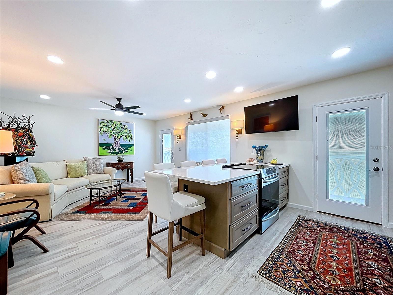 Image 24 of 77 For 763 John Ringling Boulevard 36