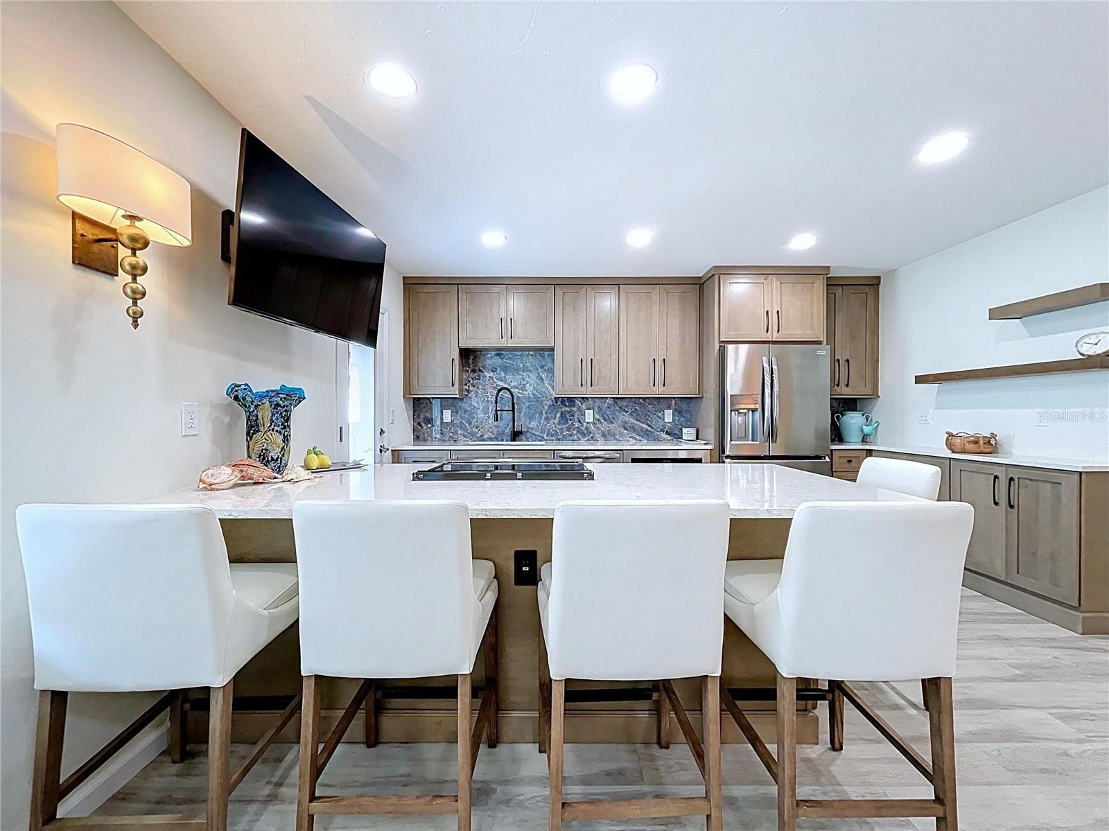 Image 26 of 77 For 763 John Ringling Boulevard 36