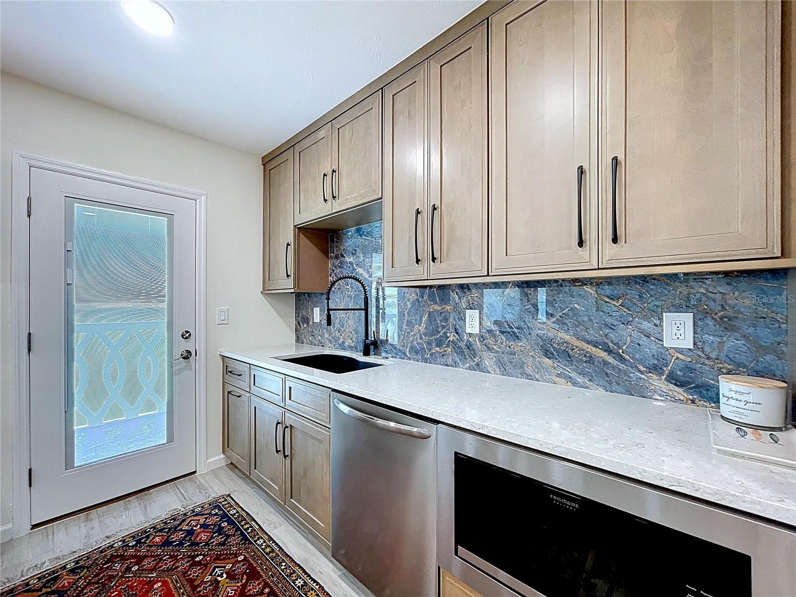 Image 28 of 77 For 763 John Ringling Boulevard 36