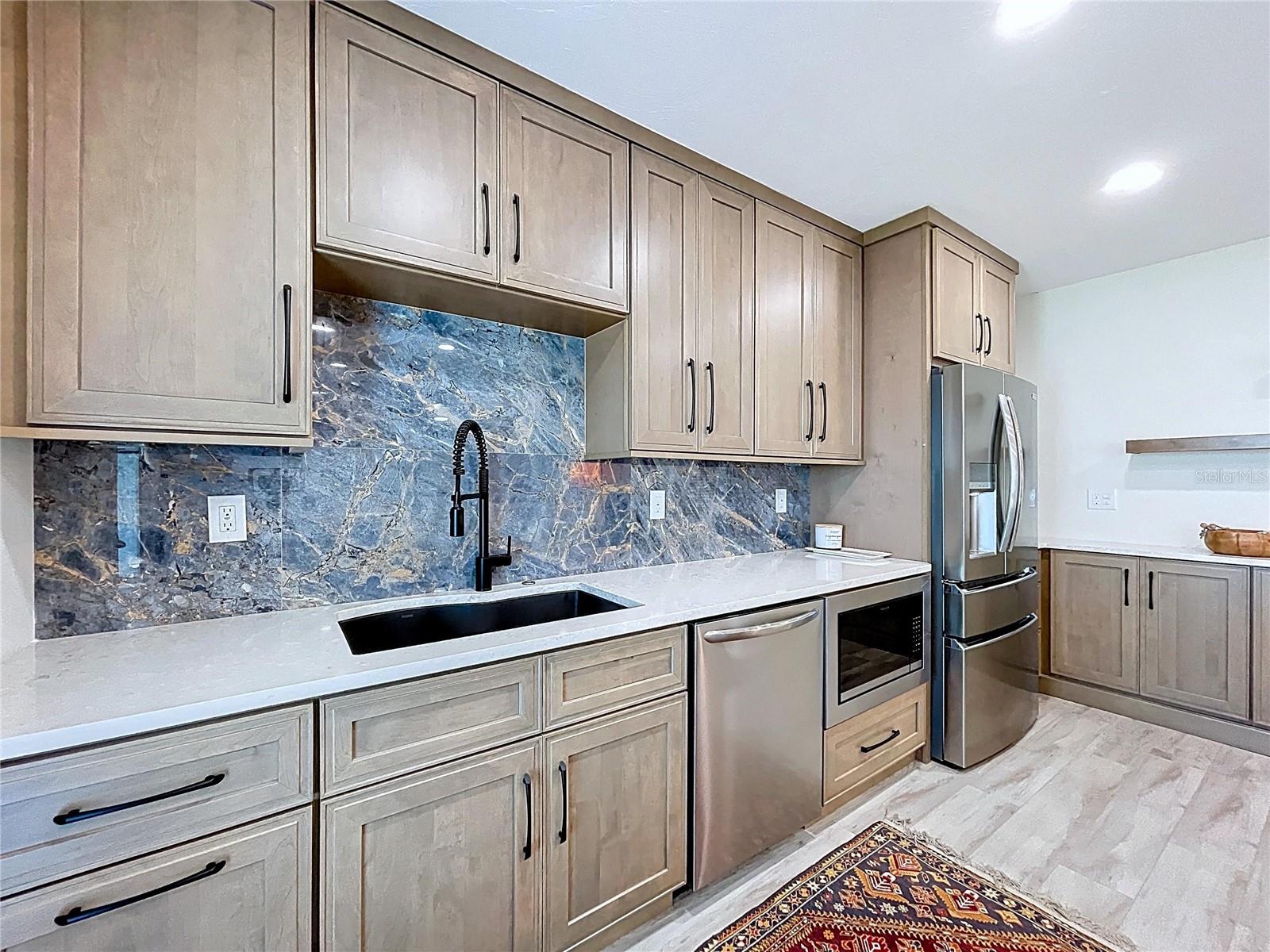 Image 30 of 77 For 763 John Ringling Boulevard 36