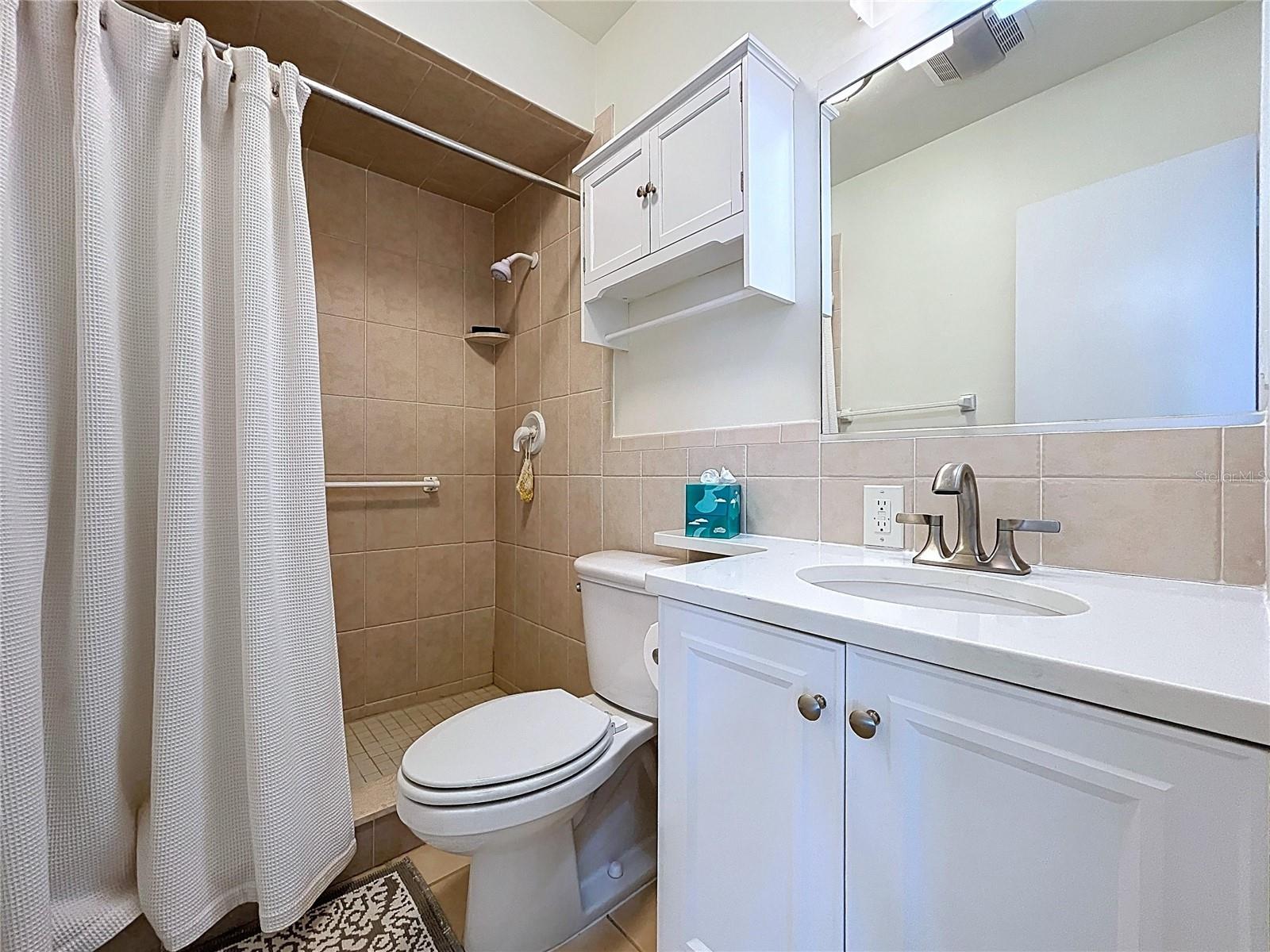 Image 41 of 77 For 763 John Ringling Boulevard 36