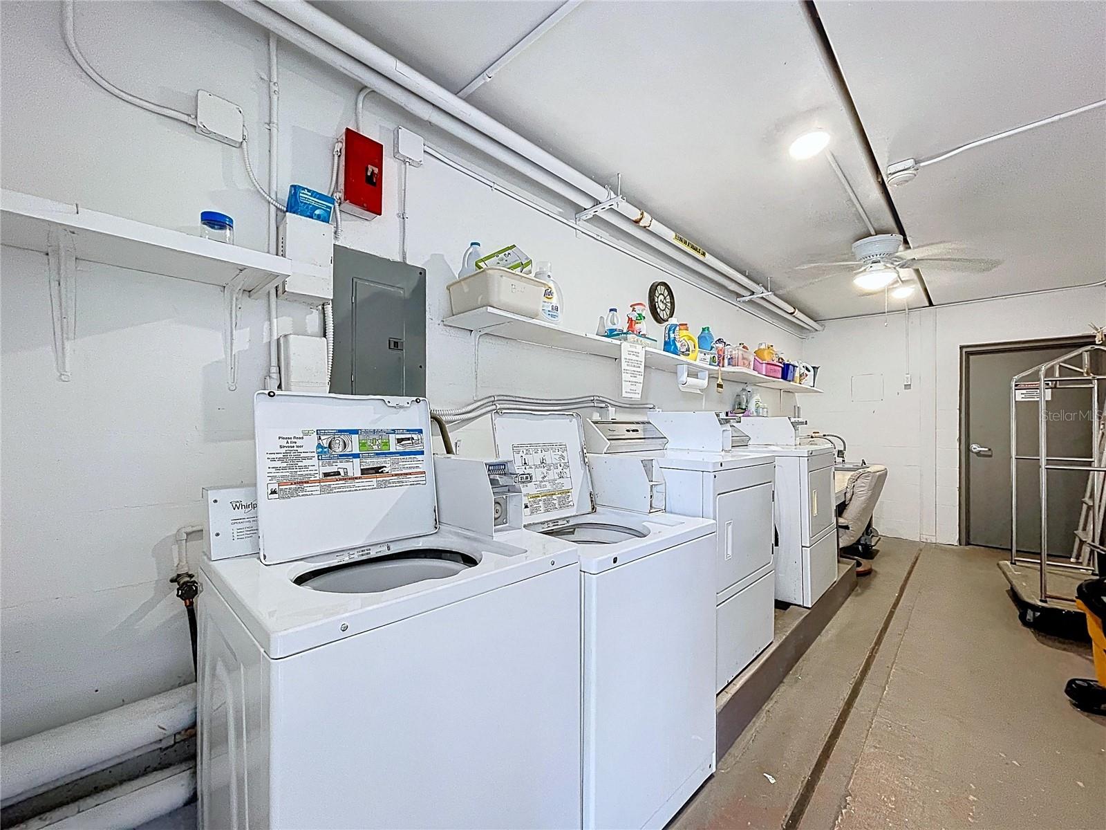 Image 45 of 77 For 763 John Ringling Boulevard 36