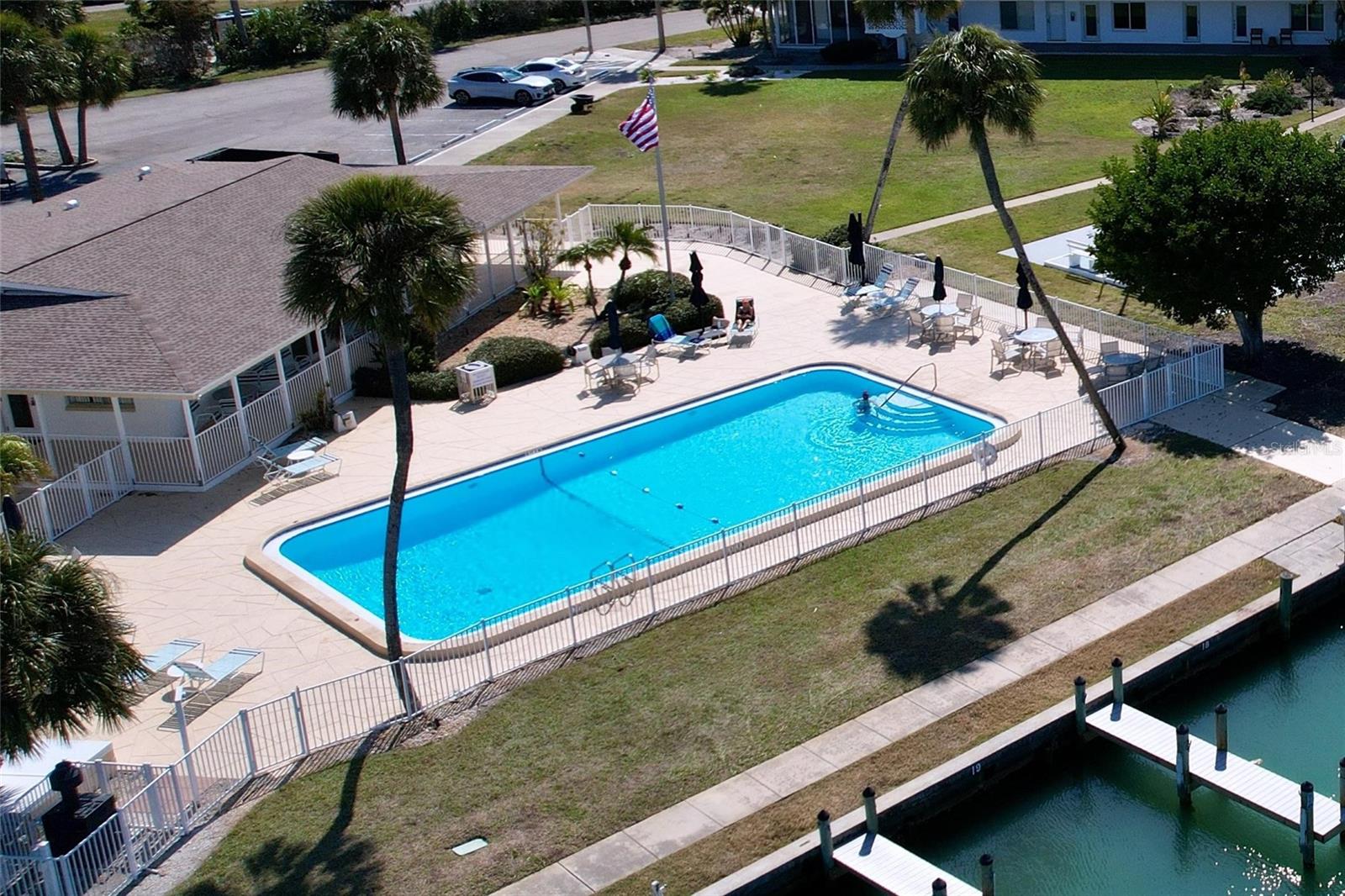 Image 50 of 77 For 763 John Ringling Boulevard 36