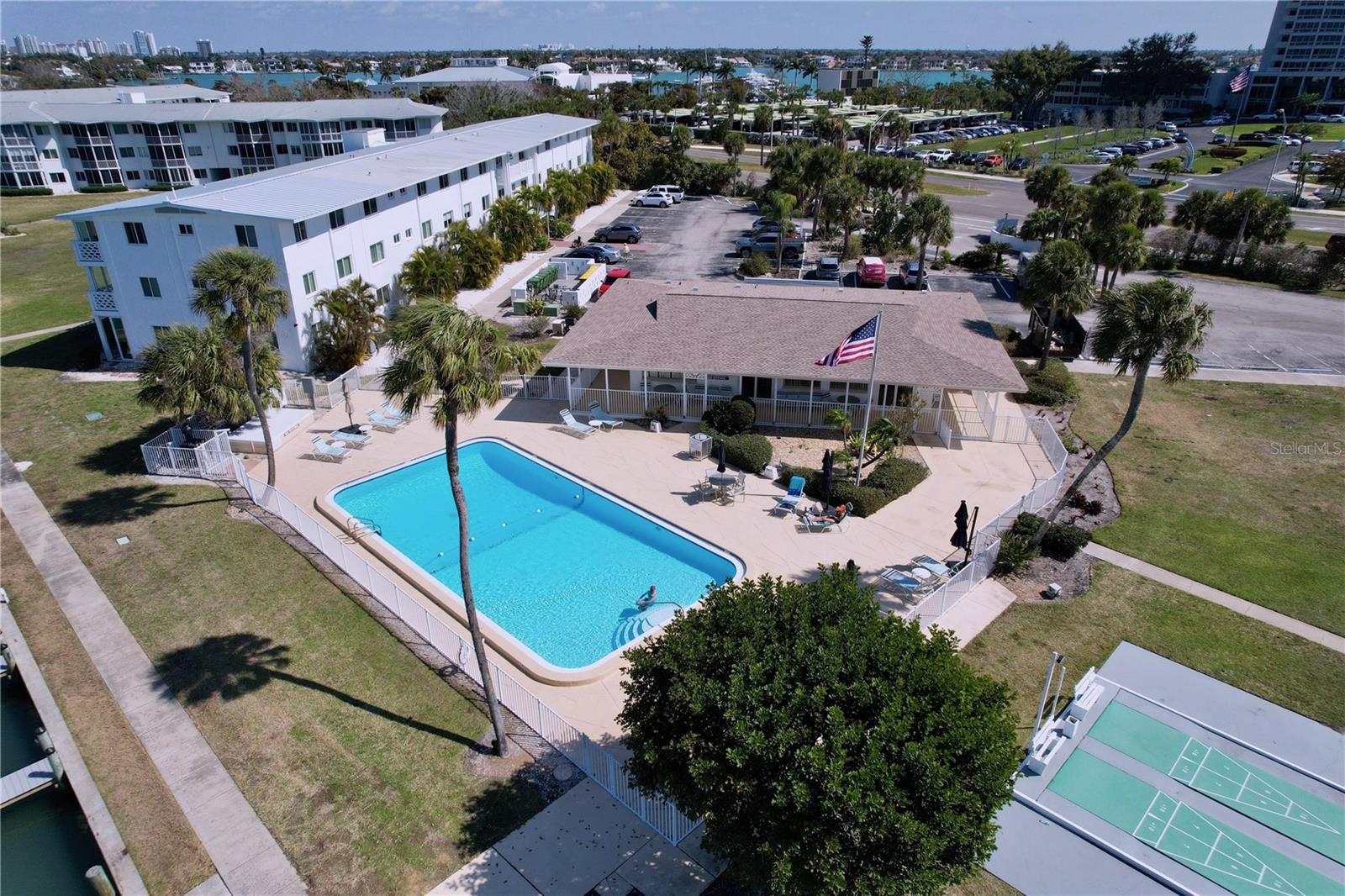 Image 52 of 77 For 763 John Ringling Boulevard 36