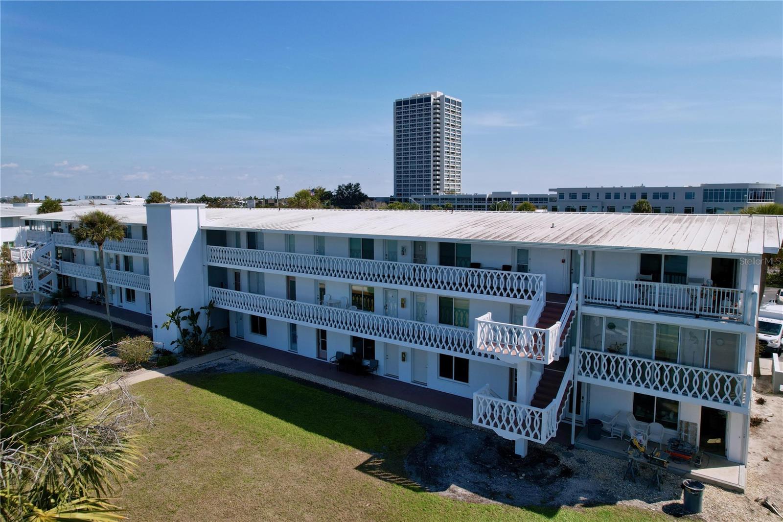 Image 70 of 77 For 763 John Ringling Boulevard 36