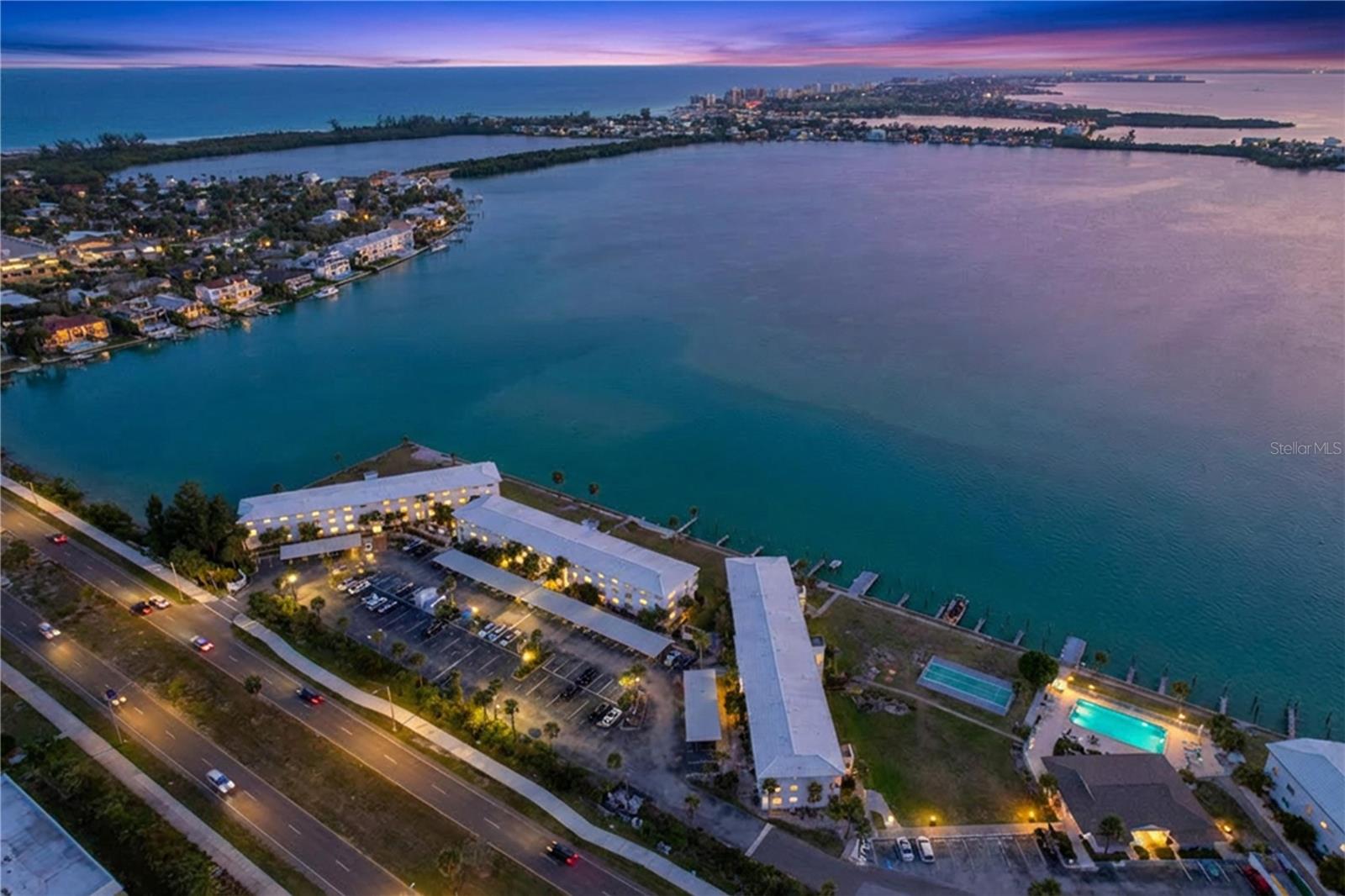 Image 72 of 77 For 763 John Ringling Boulevard 36