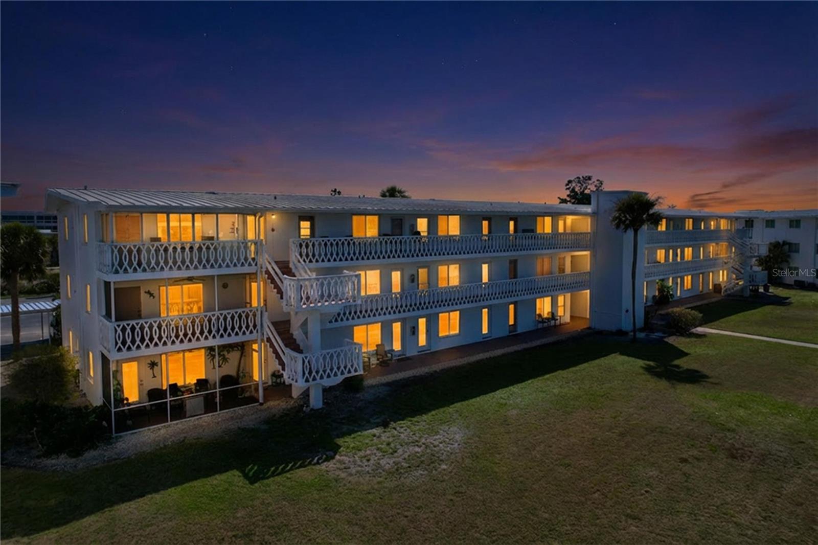 Image 73 of 77 For 763 John Ringling Boulevard 36