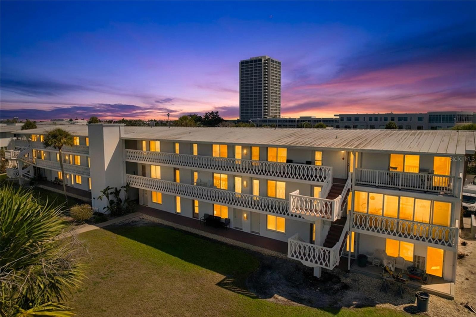 Image 74 of 77 For 763 John Ringling Boulevard 36