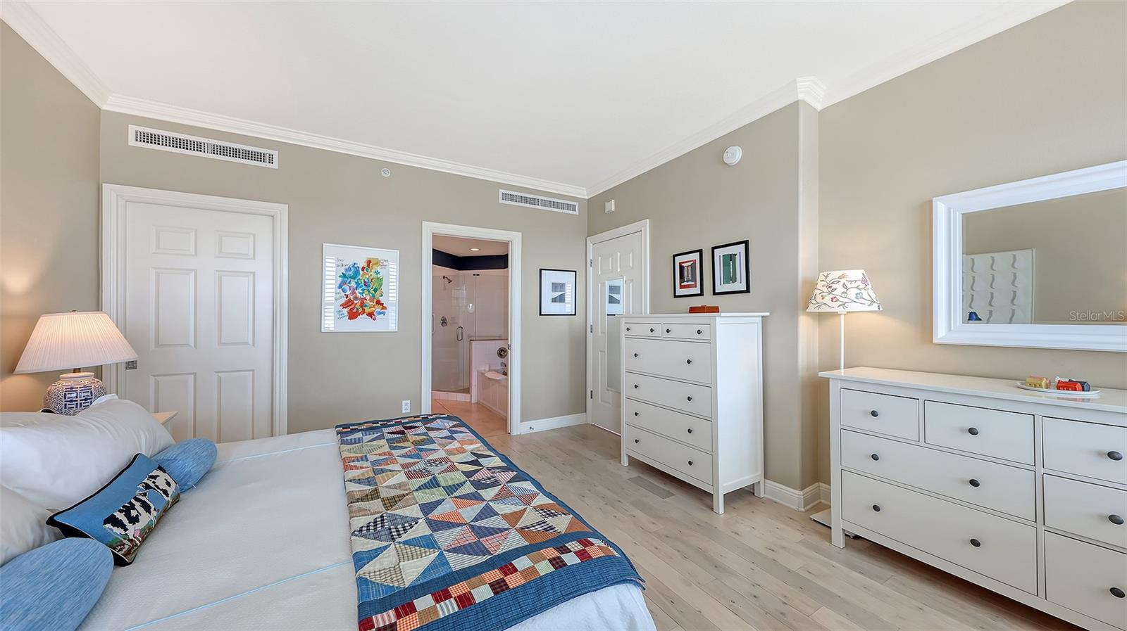 Image 19 of 40 For 1771 Ringling Boulevard 1008