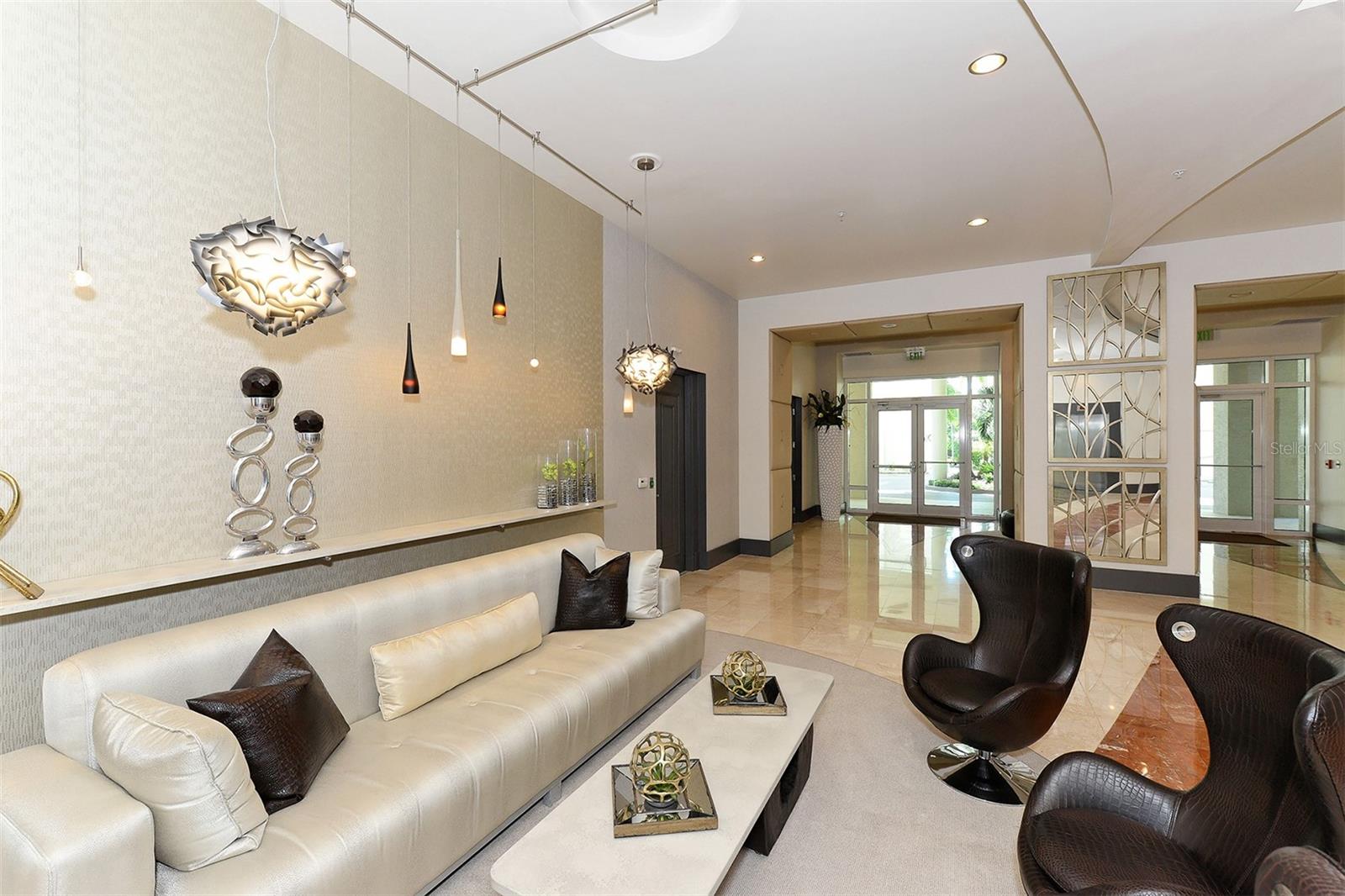 Image 3 of 40 For 1771 Ringling Boulevard 1008