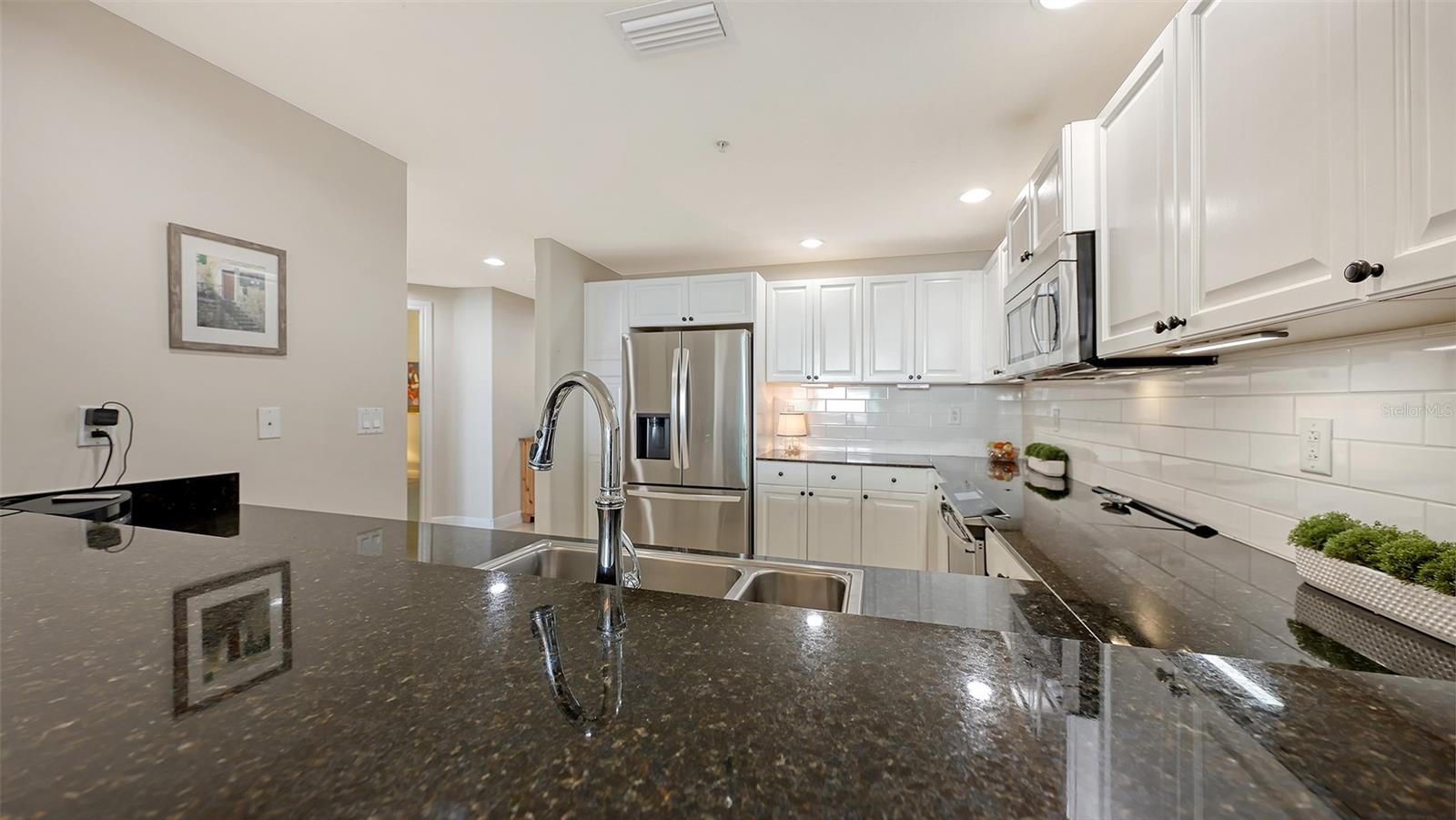 Image 9 of 40 For 1771 Ringling Boulevard 1008