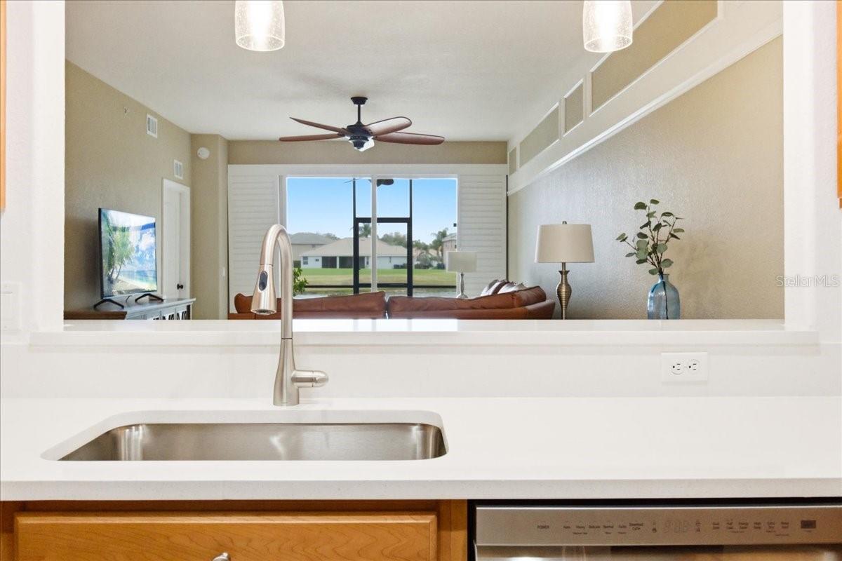 Image 10 of 63 For 923 Fairwaycove Lane 103