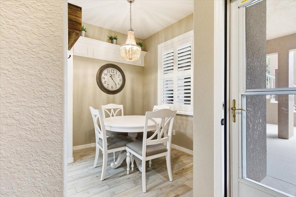 Image 12 of 63 For 923 Fairwaycove Lane 103