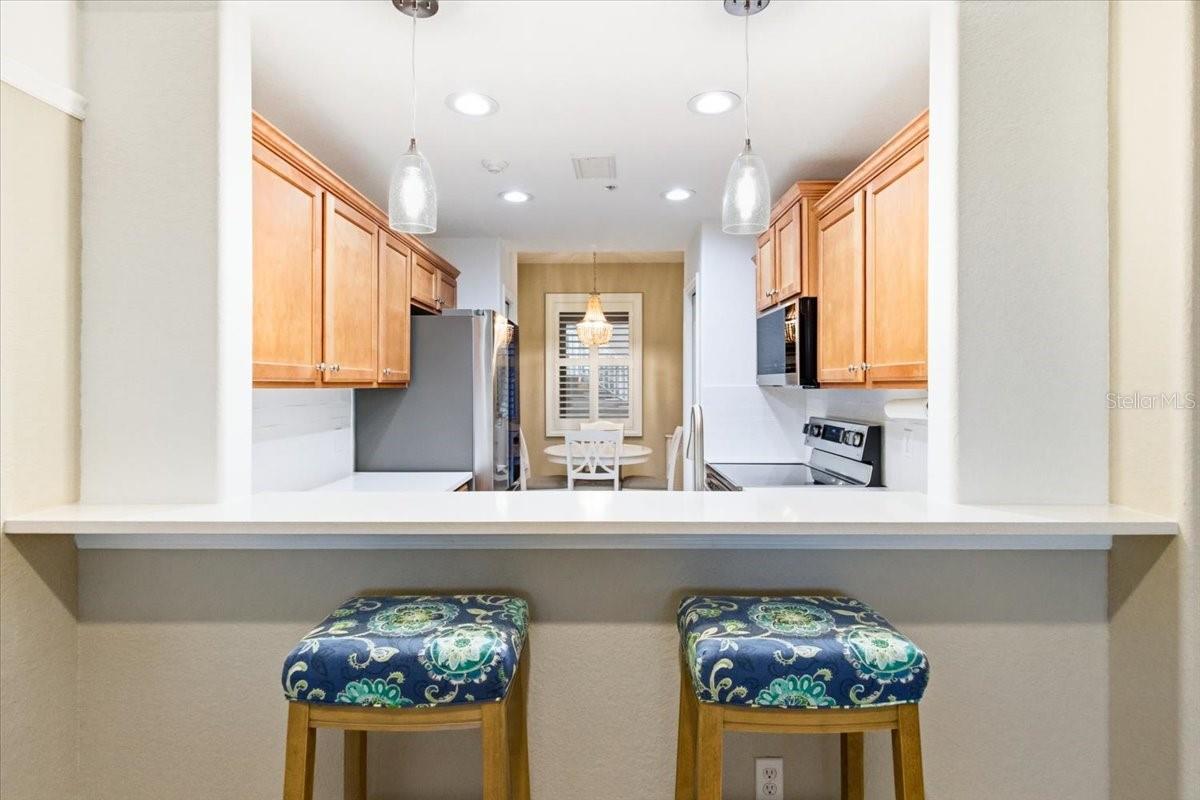 Image 14 of 63 For 923 Fairwaycove Lane 103