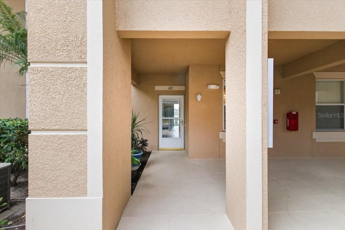 Image 2 of 63 For 923 Fairwaycove Lane 103