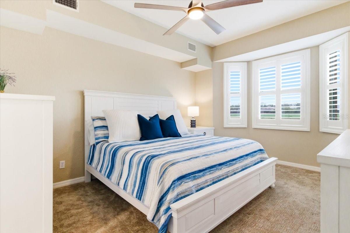 Image 21 of 63 For 923 Fairwaycove Lane 103