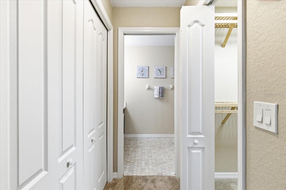 Image 26 of 63 For 923 Fairwaycove Lane 103