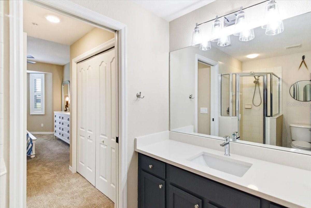 Image 28 of 63 For 923 Fairwaycove Lane 103