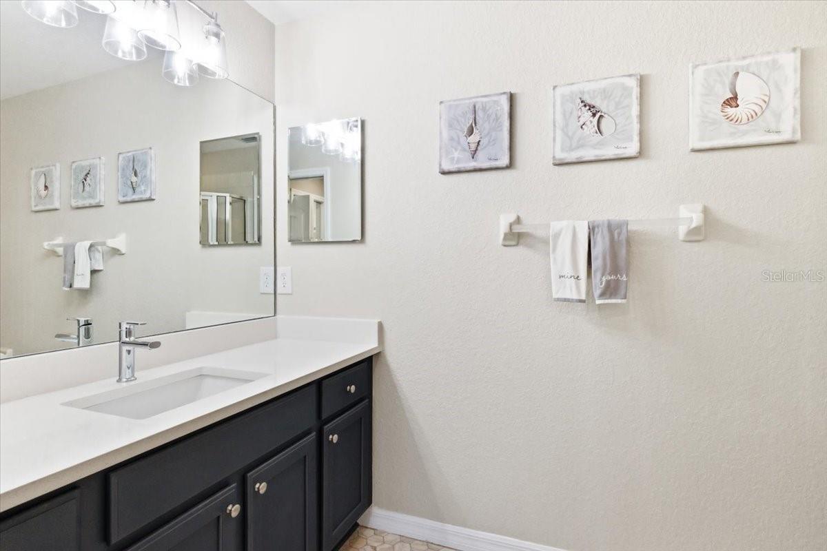 Image 29 of 63 For 923 Fairwaycove Lane 103