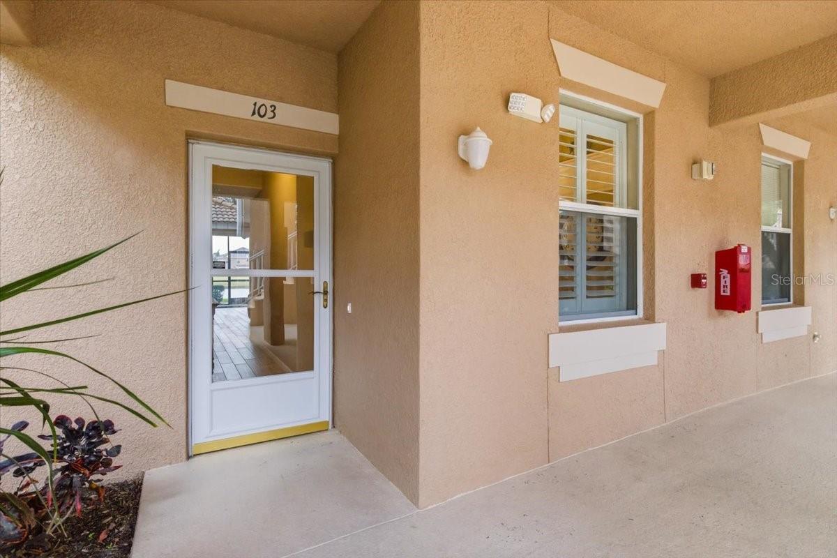 Image 3 of 63 For 923 Fairwaycove Lane 103